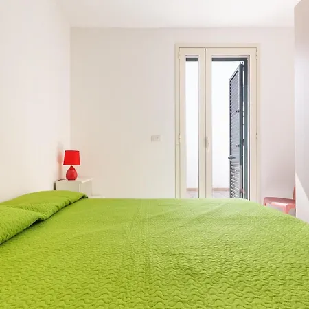 Claudio By Barbarhouse Lido Marini